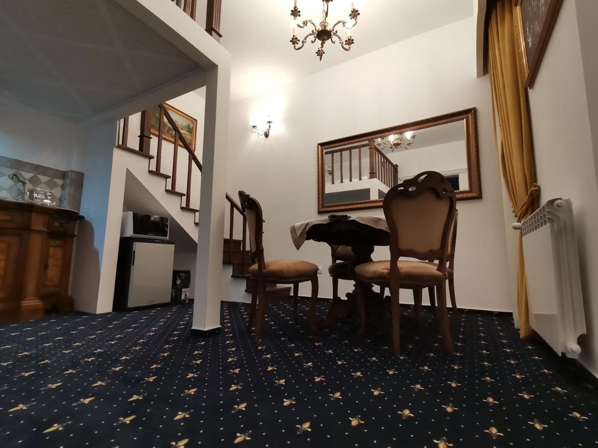 Weiss Little Palace Brasov Ngoại thất bức ảnh