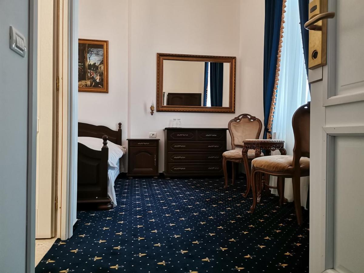Weiss Little Palace Brasov Ngoại thất bức ảnh