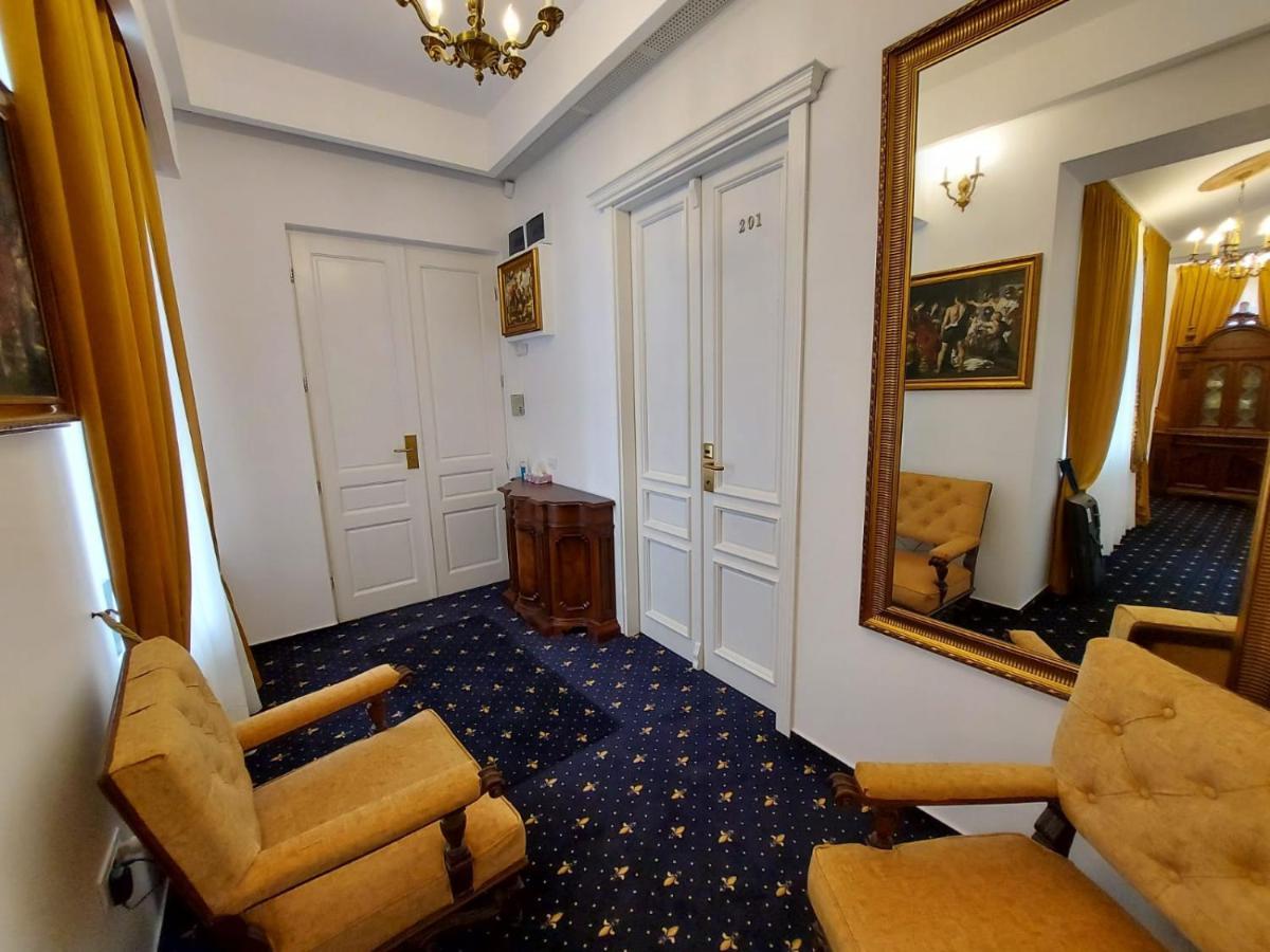 Weiss Little Palace Brasov Ngoại thất bức ảnh