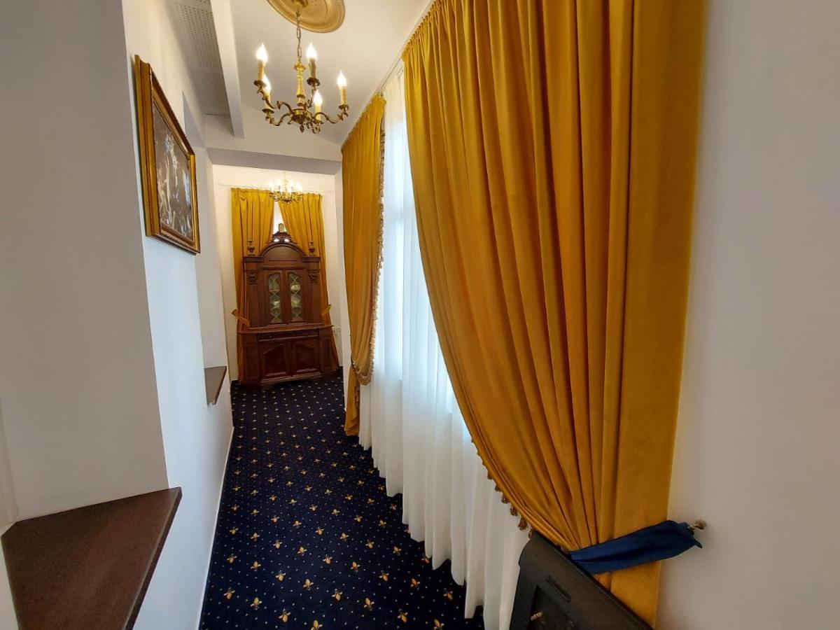 Weiss Little Palace Brasov Ngoại thất bức ảnh